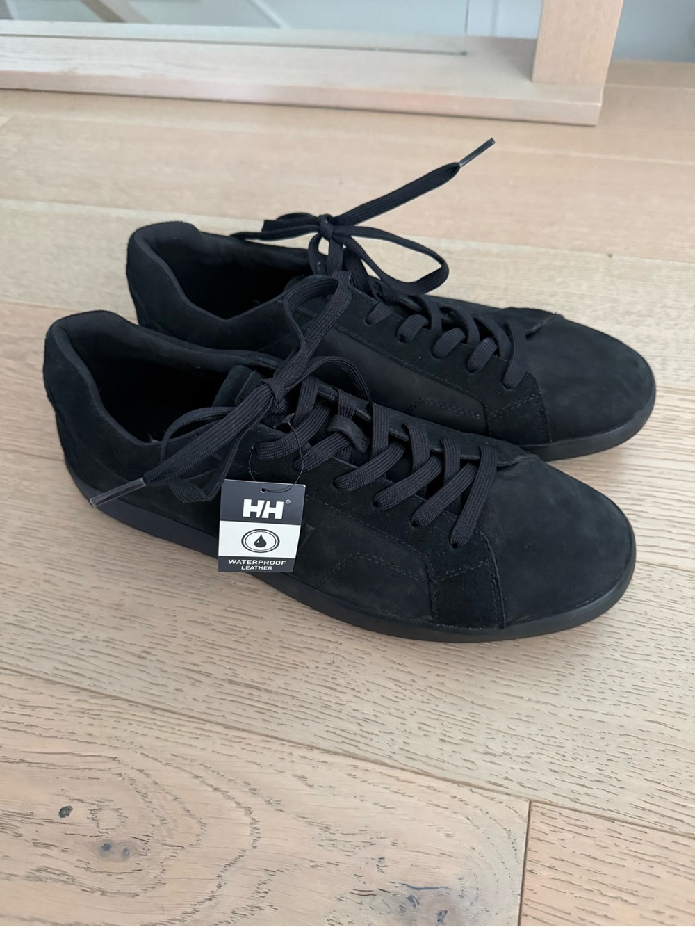 NEW Mens Helly Hansen Waterproof sneakers